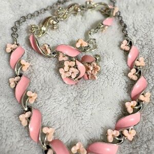 Vintage Lisner Pink Enamel Flower Necklace Bracelet Earrings Set – 3 Piece Set